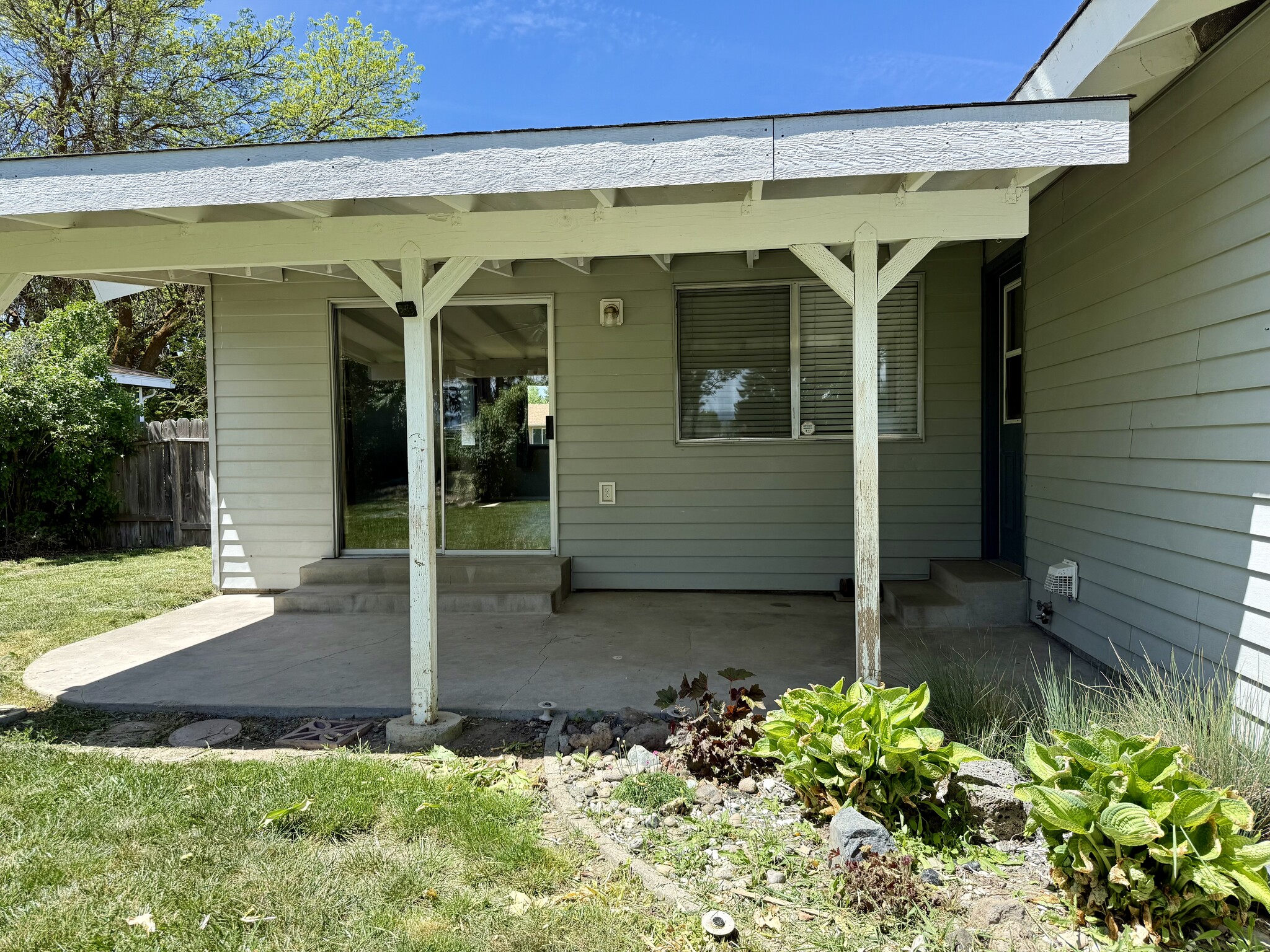 Building Photo - 5363 Gatewood Dr