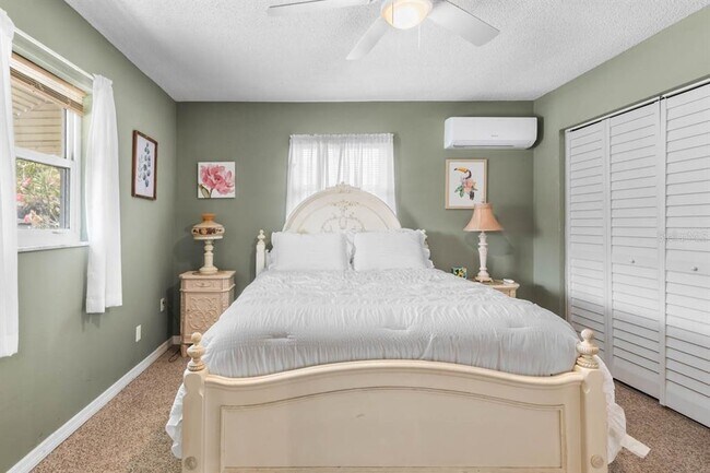 Building Photo - 706 W Brockton Pl