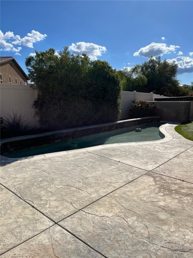 Building Photo - 32689 Cottonwood Rd