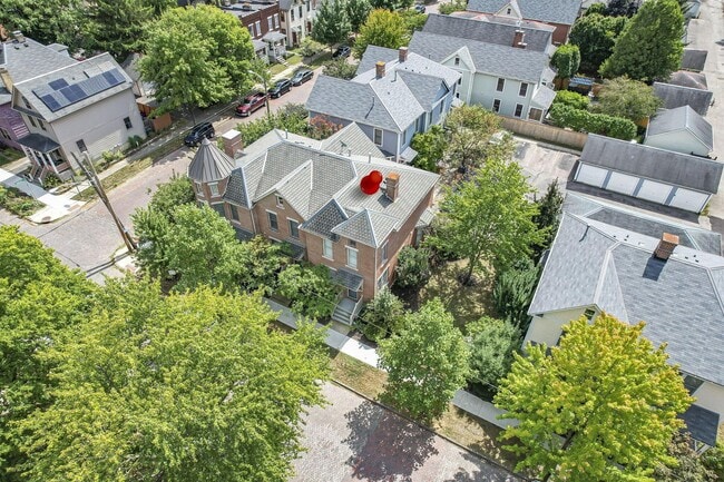 Building Photo - 319 W 2nd Ave