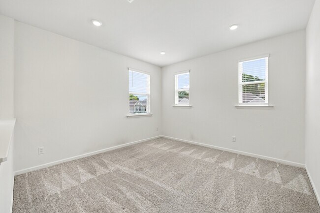Building Photo - 1513 Underbrush Dr