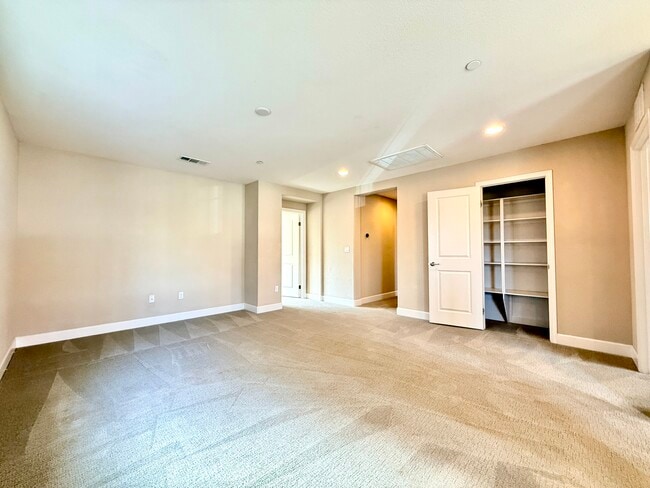 Building Photo - 7107 Oswego Ct