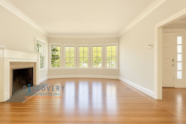Building Photo - Upper Rockridge 3 Bedroom Home Coming Soon!