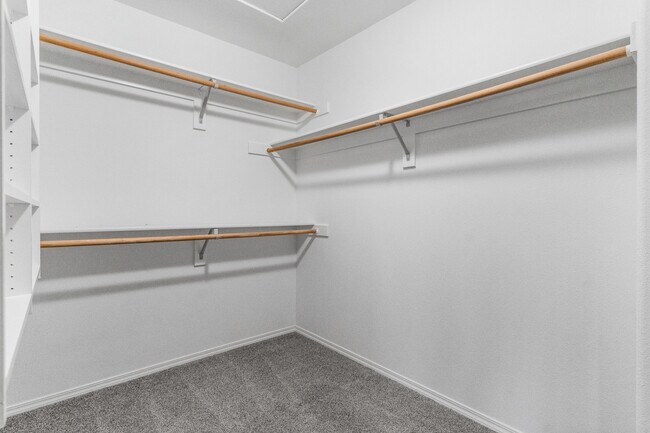 Building Photo - 2851 Cleveland Ave NW