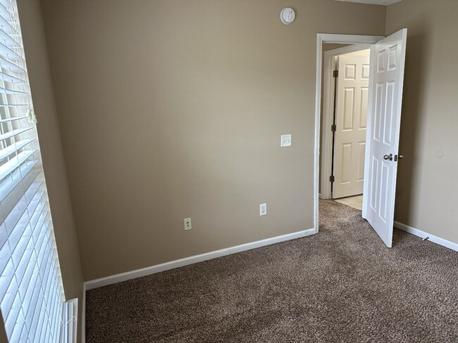 Building Photo - 495 Canyon Oak Loop