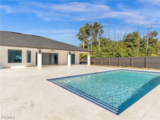 Building Photo - 2836 NW 5th St