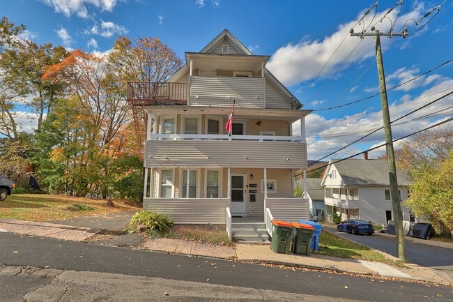 Primary Photo - 90 Hillside Ave