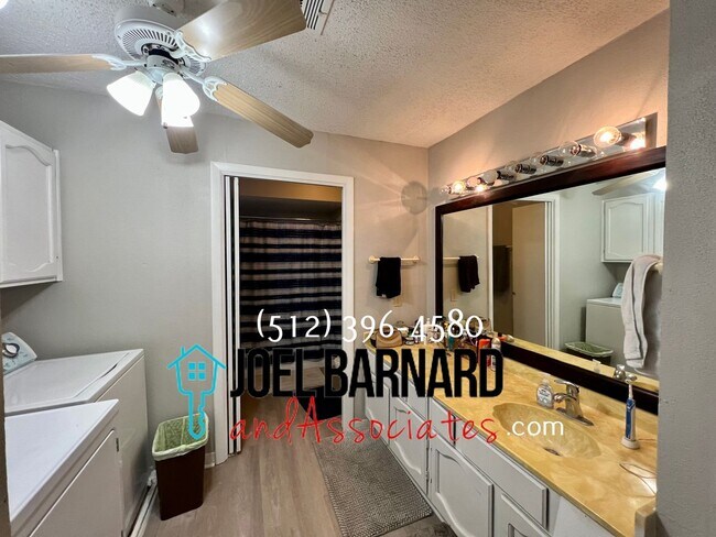 Building Photo - Available Mid July: Just steps Away from Campus and Frisbee Golf Course
