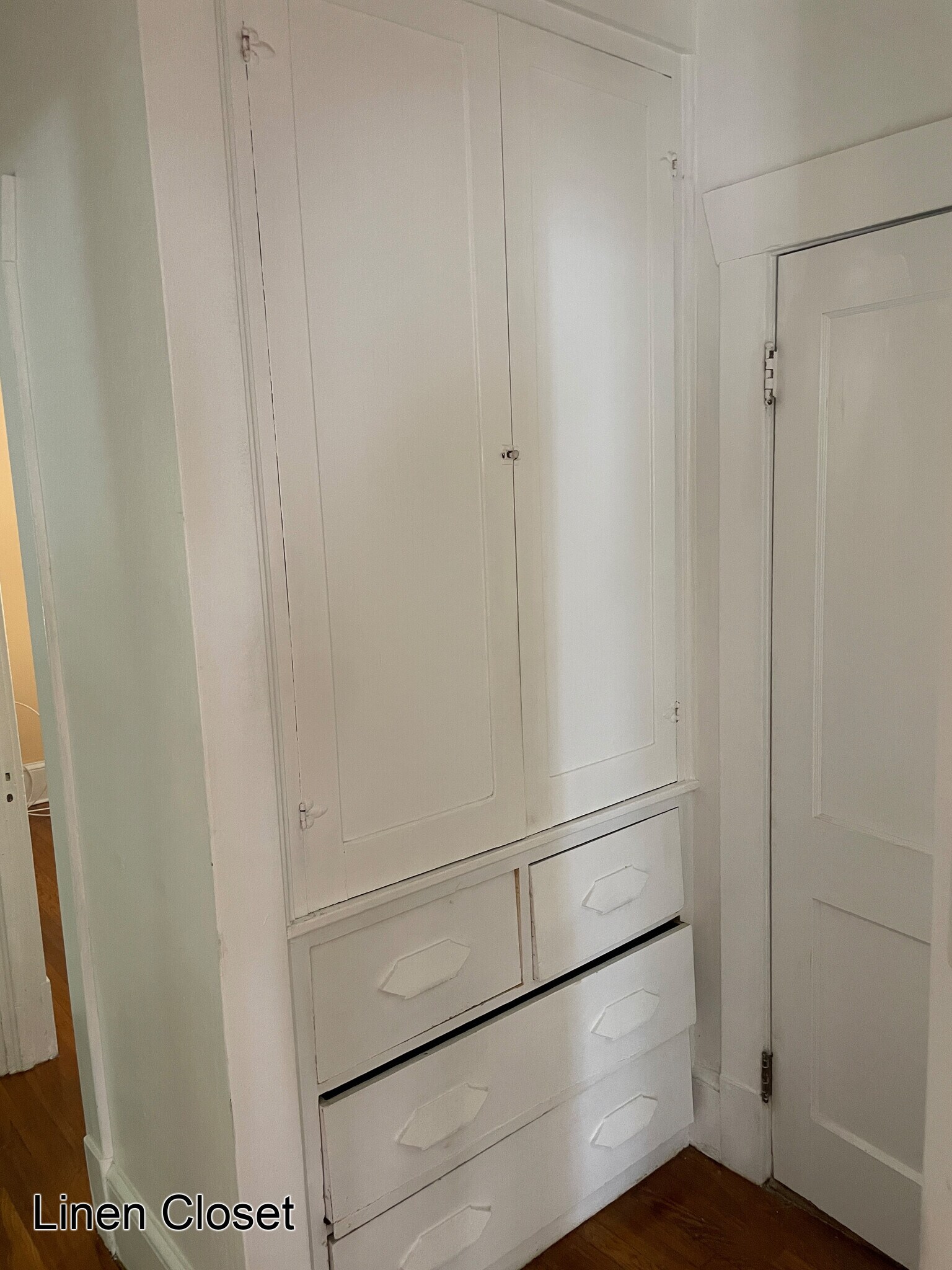 Linen Closet - 43 Beaconsfield Rd