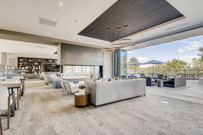 Building Photo - 1BD, 1.5BA Lakehouse Condo on the 6th Floor