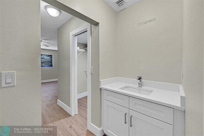 Building Photo - 9150 NW 38th Dr