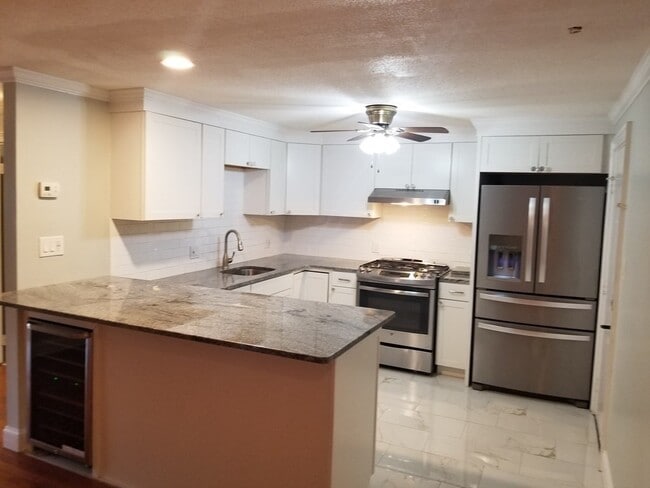 Building Photo - 24-26 Inman St