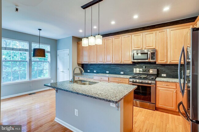 Building Photo - 43103 Forest Edge Square