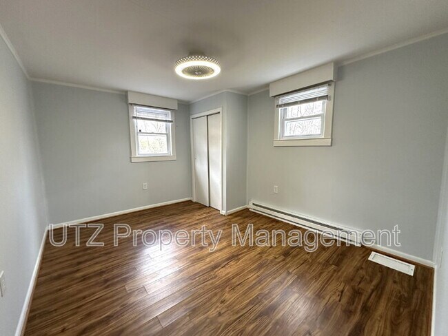 Building Photo - 2828 Cedarhurst Rd