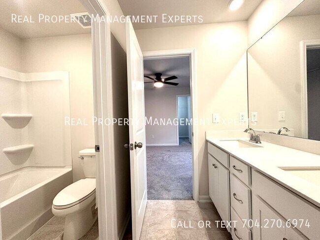 Building Photo - 146 Dogwood Grv Pl