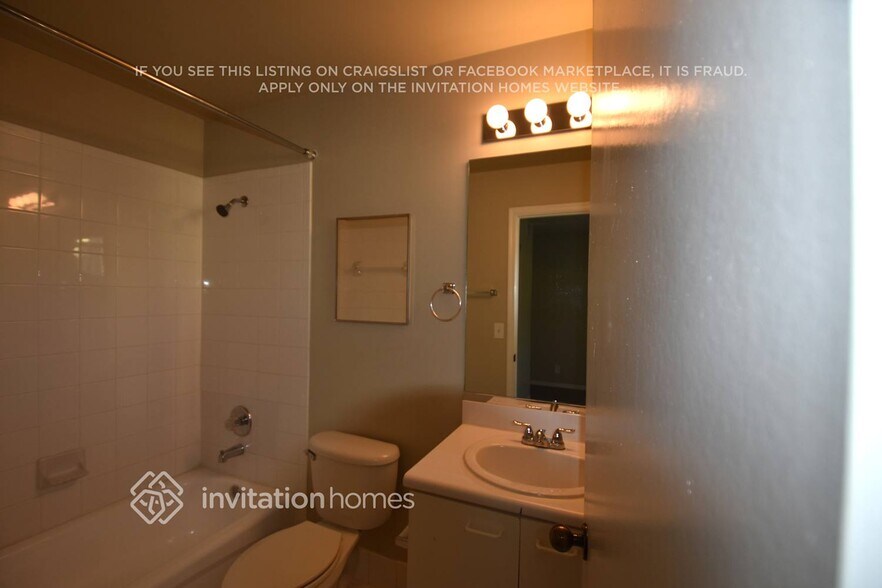 Building Photo - 2500 Cordoba Bend