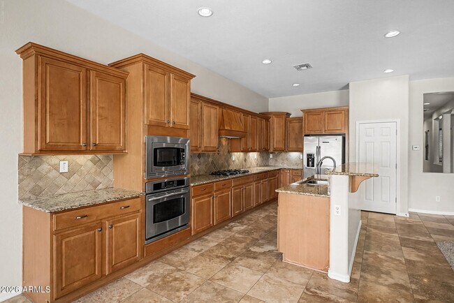 Building Photo - 2023 W Chimney Rock Rd