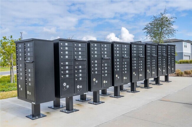 Building Photo - Coming Soon! Gorgeous Townhome For Rent in Horizon West Winter Garden  just west of Disney off th...