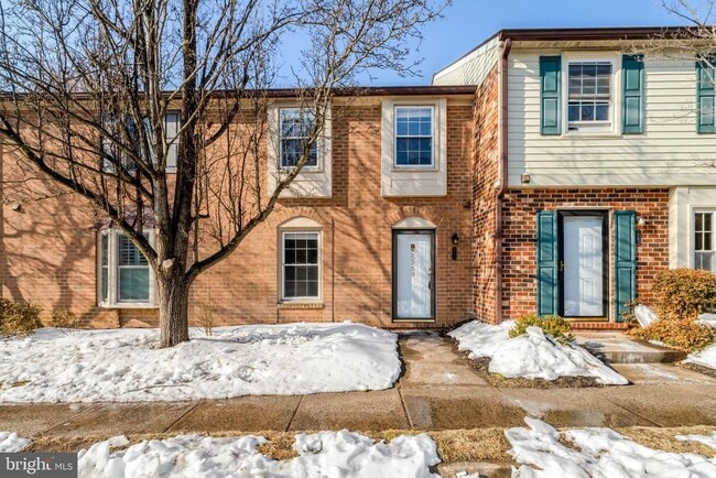 Building Photo - 5759 Independence Cir