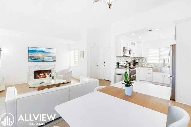 Building Photo - OCEAN VIEWS AND UPGRADED 2 BED/ 2 BATH UPP...