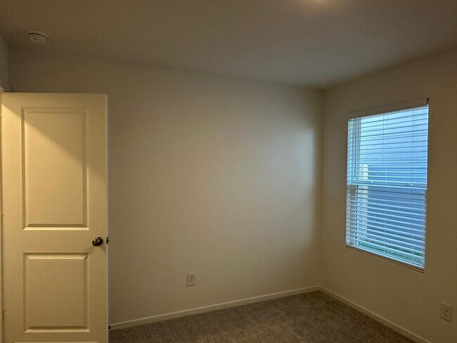 Building Photo - 10818 Red Orchid Dr