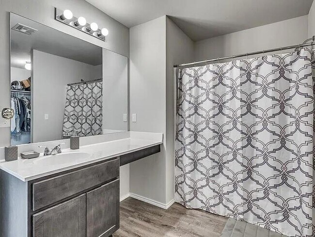 Building Photo - 10712 SW 23rd Pl