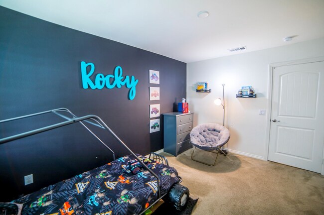 Building Photo - 5217 Clementine Ave.