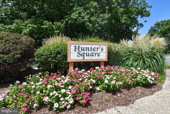 Building Photo - 2304 Hunters Square Ct