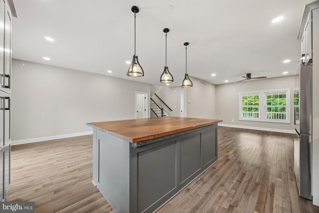 Building Photo - 474 Brightwood Rd