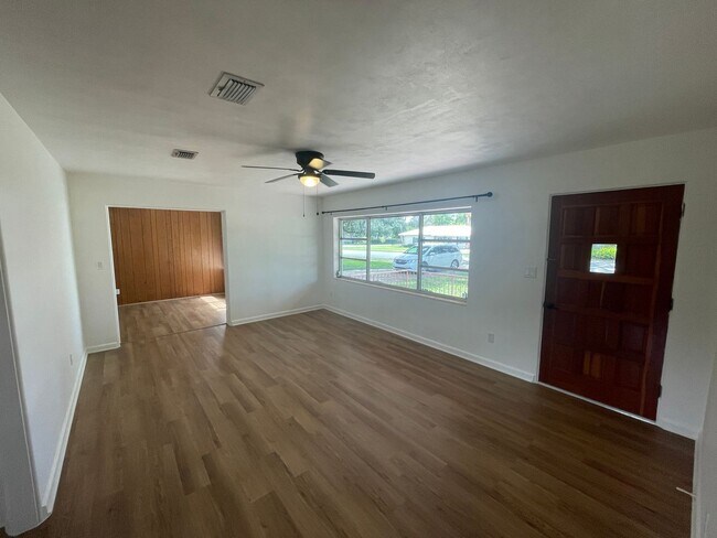 Building Photo - 2269 Southland Rd