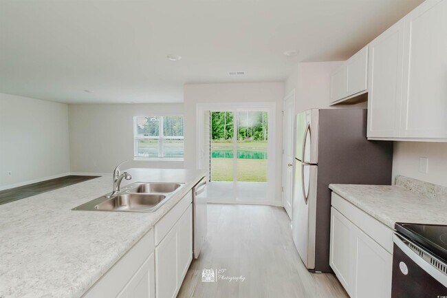 Building Photo - 302 Jeff Waters Cir