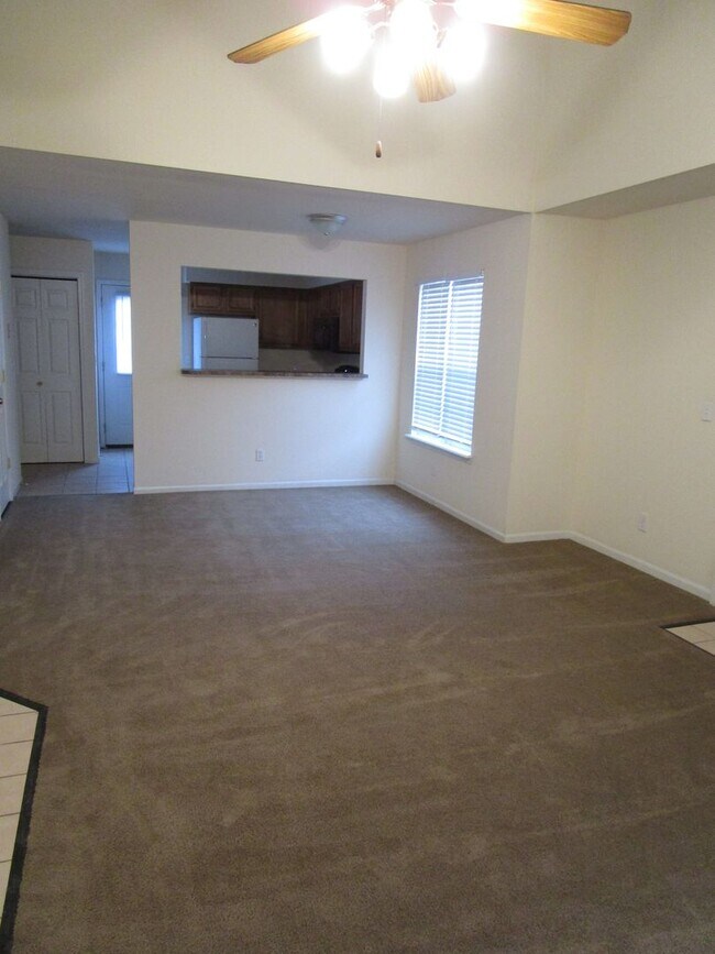 Building Photo - 4404-4404 W Jeana Ct