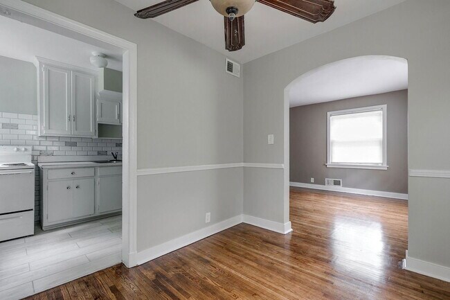 Building Photo - 3009 Napoleon St