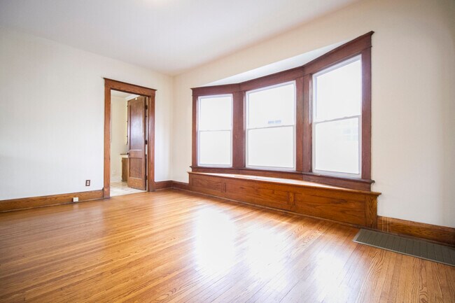 Building Photo - 2122 Airport Hwy