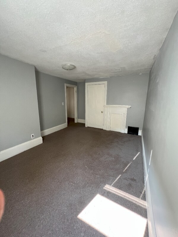 Building Photo - 16 Brown St