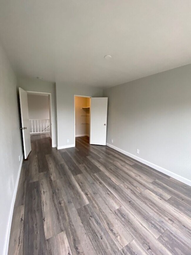 Building Photo - 3BR/ 2BA Updated Home!