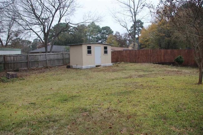 Building Photo - 4/2/2 PTISD FENCED YARD