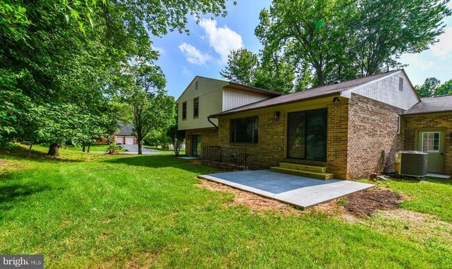 Building Photo - 1423 Albert Dr