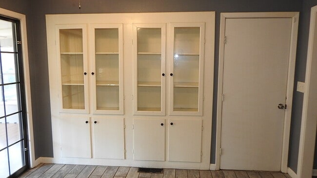 Building Photo - Beautiful 4-bedroom, 2 full baths home located in Independence, MO.