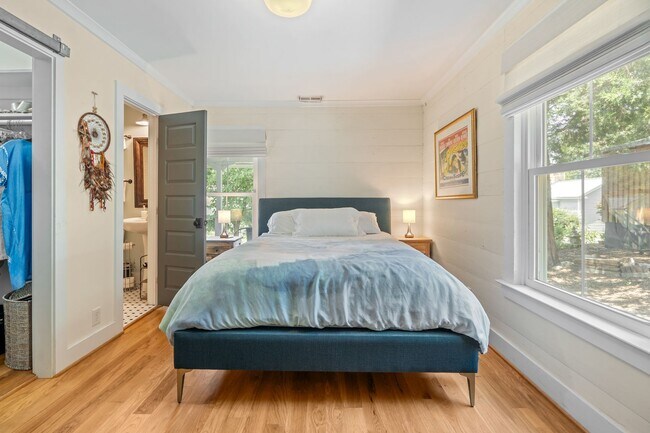 Building Photo - Park Flex Stays-MID-TERM RENTAL ONLY-Fully...