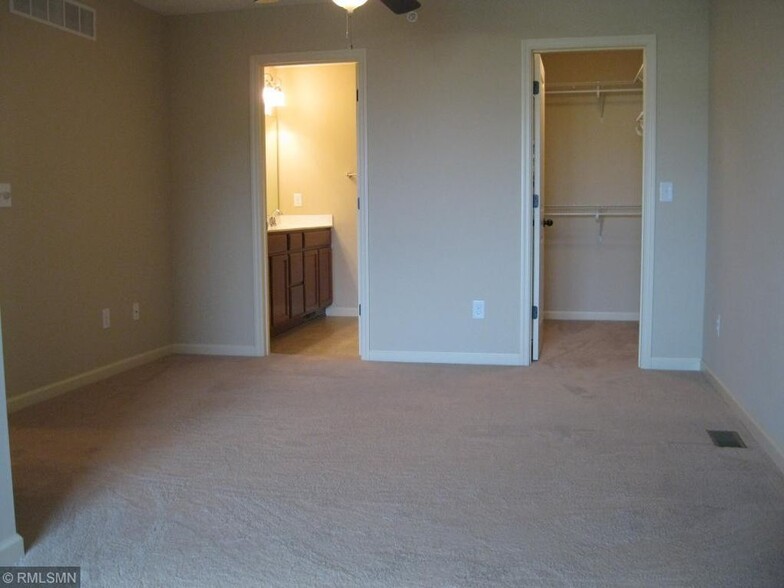 Building Photo - 2113 Cedar Grove Trl