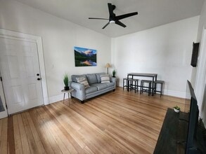 Building Photo - 1 Bed 1 Bath right in Old Colorado City