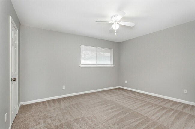 Building Photo - 4931 Junius St