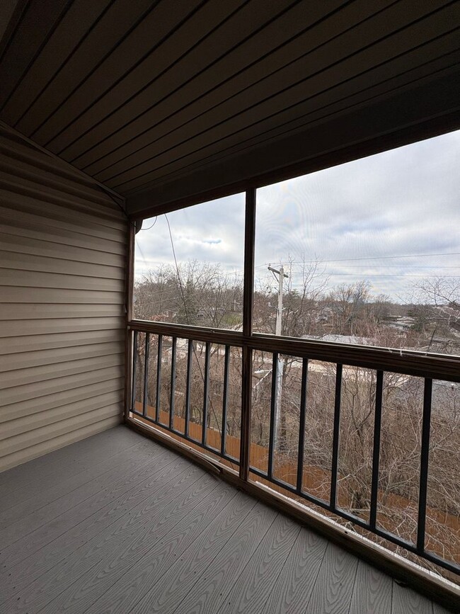 Building Photo - Fully Furnished 2-Bed, 2-Bath Condo – Short-Term Lease | Creve Coeur, MO