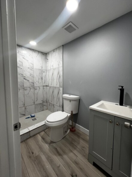 Building Photo - 2806 W Melvin St