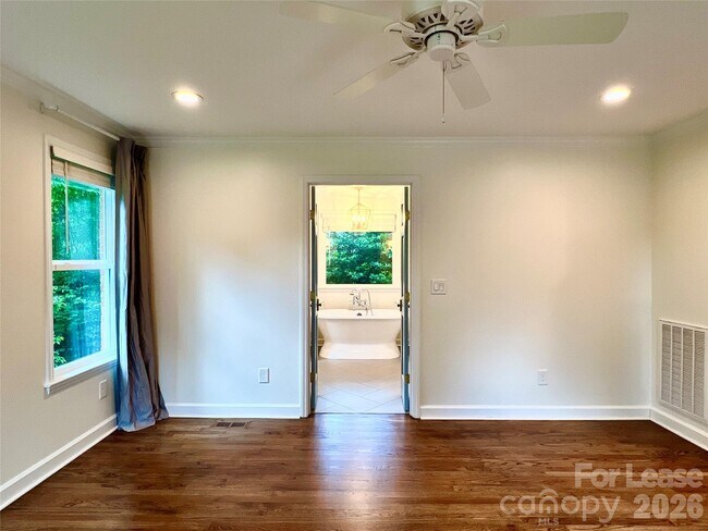 Building Photo - 6414 Greencove Dr
