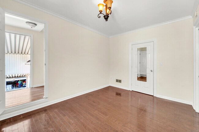 Building Photo - 83 Beaumont St