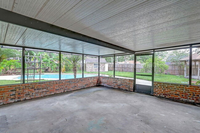 Building Photo - 1758 Alder Dr