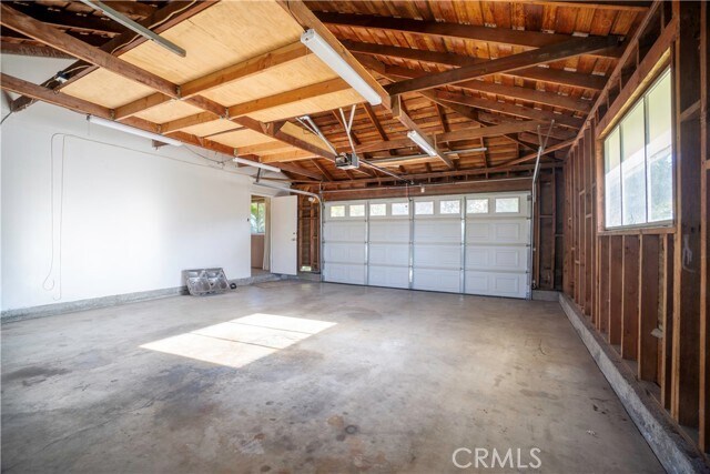 Building Photo - 1483 W Cypress Ave