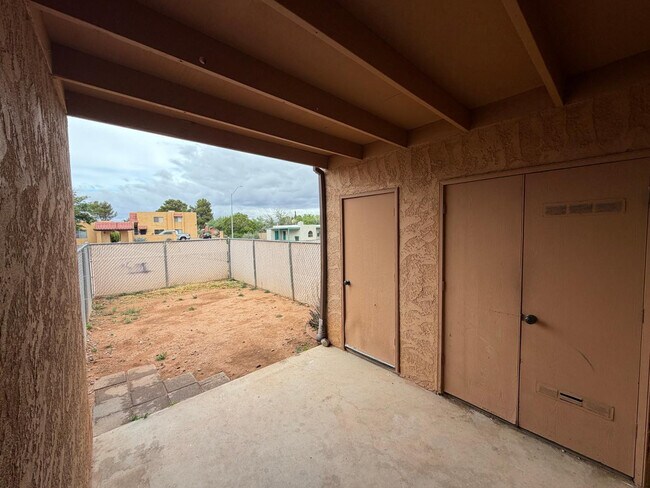 Building Photo - 1417 Plaza Merito